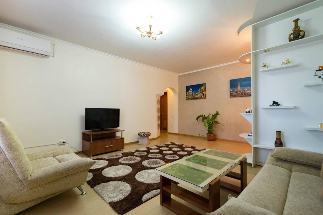 אלמטי Nadezhda Apartments In Samal מראה חיצוני תמונה